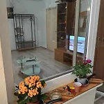 2 Apartment *
