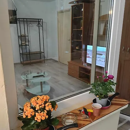 2 Apartment *